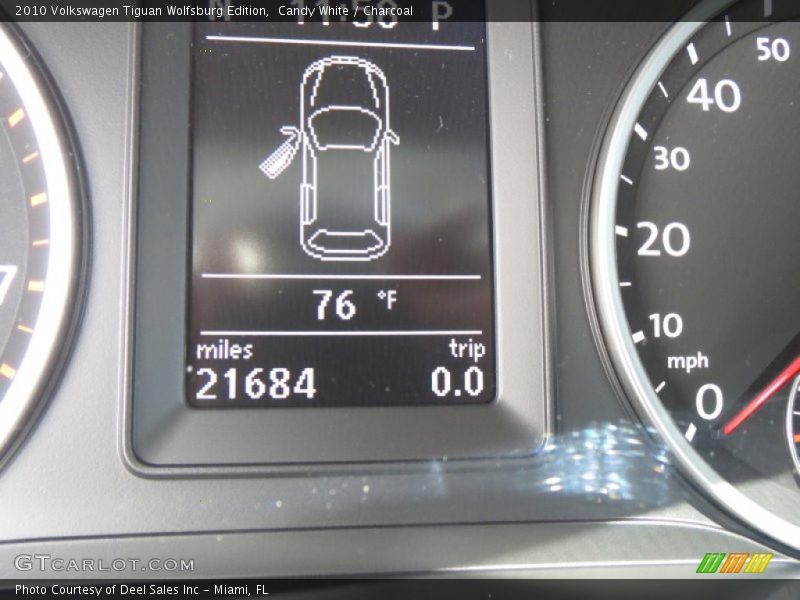 Candy White / Charcoal 2010 Volkswagen Tiguan Wolfsburg Edition