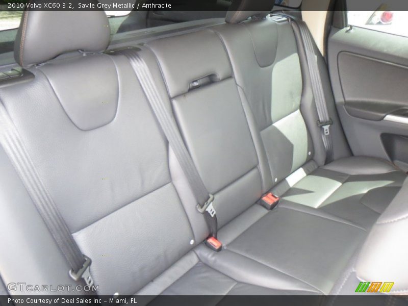 Savile Grey Metallic / Anthracite 2010 Volvo XC60 3.2