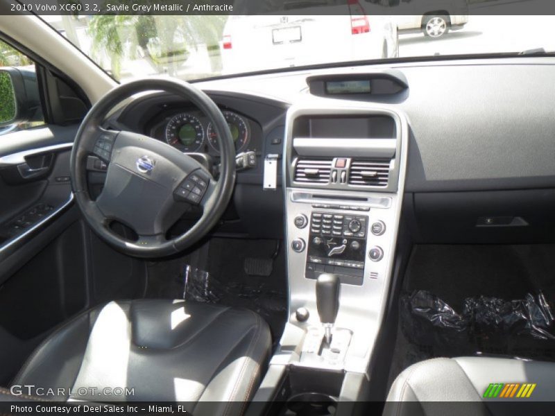 Savile Grey Metallic / Anthracite 2010 Volvo XC60 3.2
