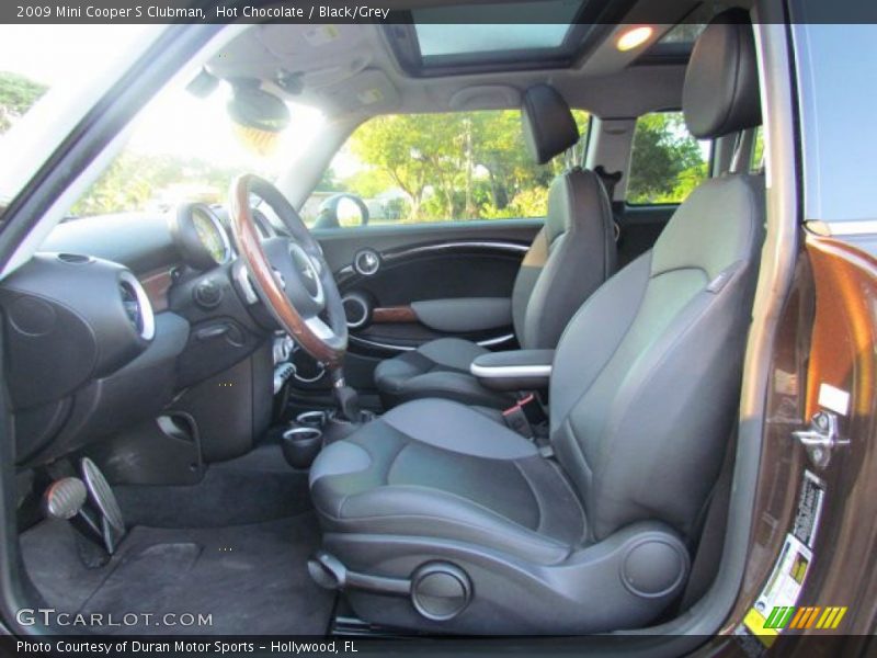 Front Seat of 2009 Cooper S Clubman