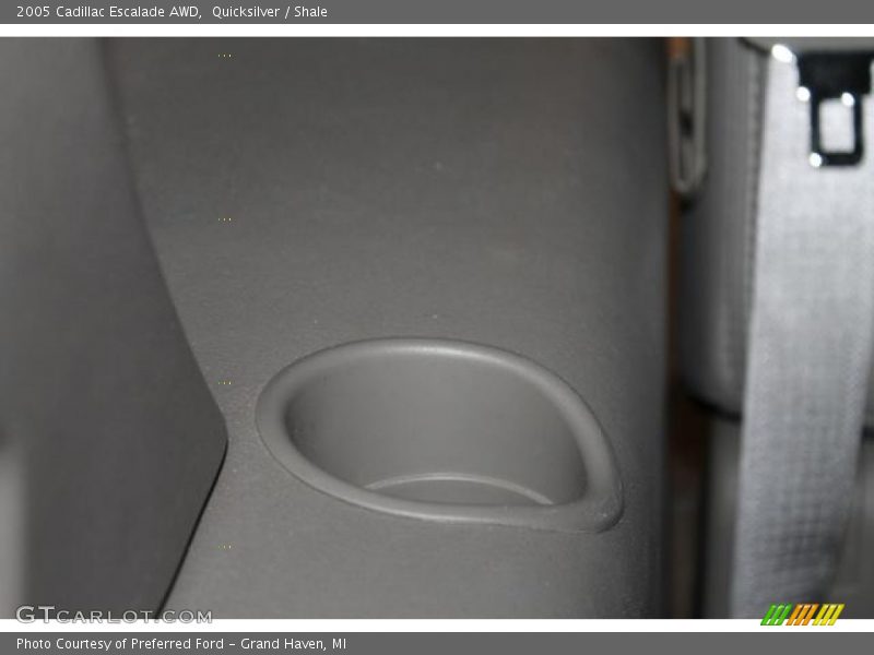 Quicksilver / Shale 2005 Cadillac Escalade AWD