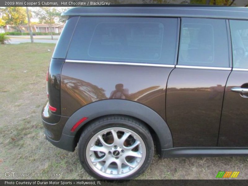 Hot Chocolate / Black/Grey 2009 Mini Cooper S Clubman