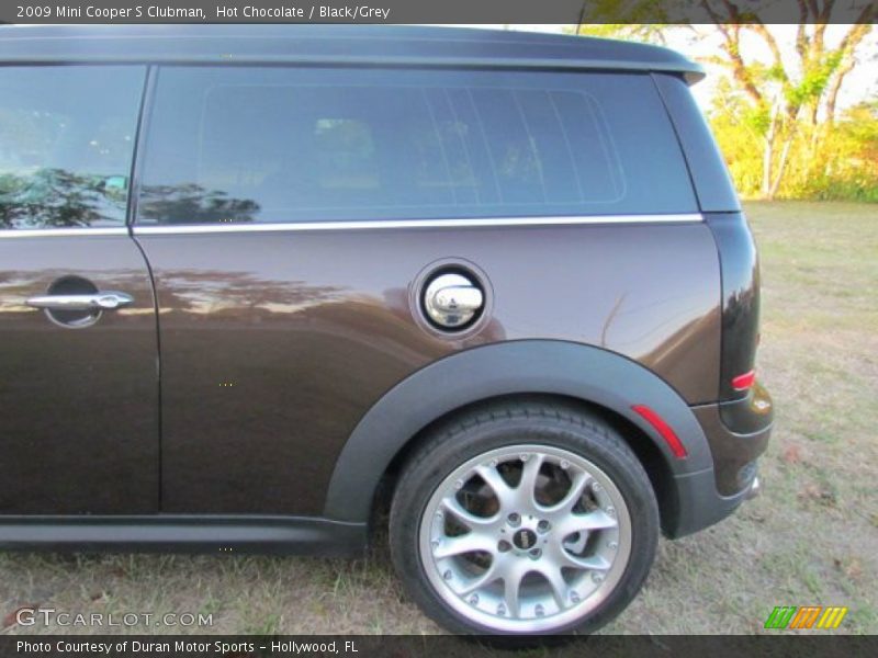 Hot Chocolate / Black/Grey 2009 Mini Cooper S Clubman