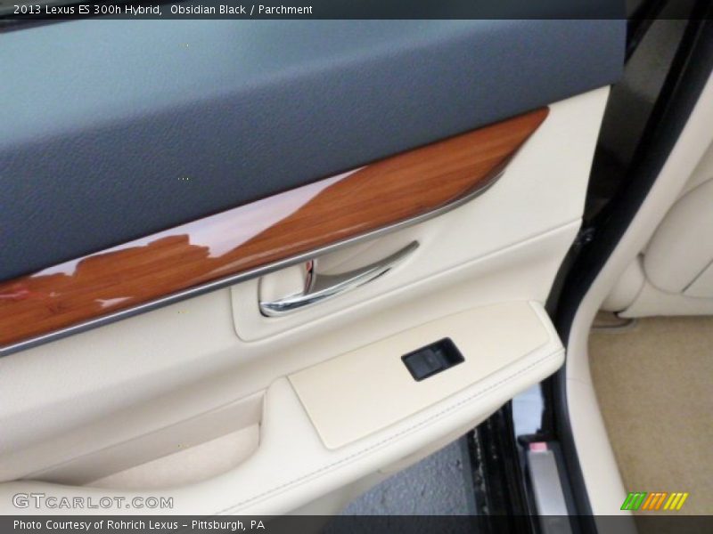 Obsidian Black / Parchment 2013 Lexus ES 300h Hybrid