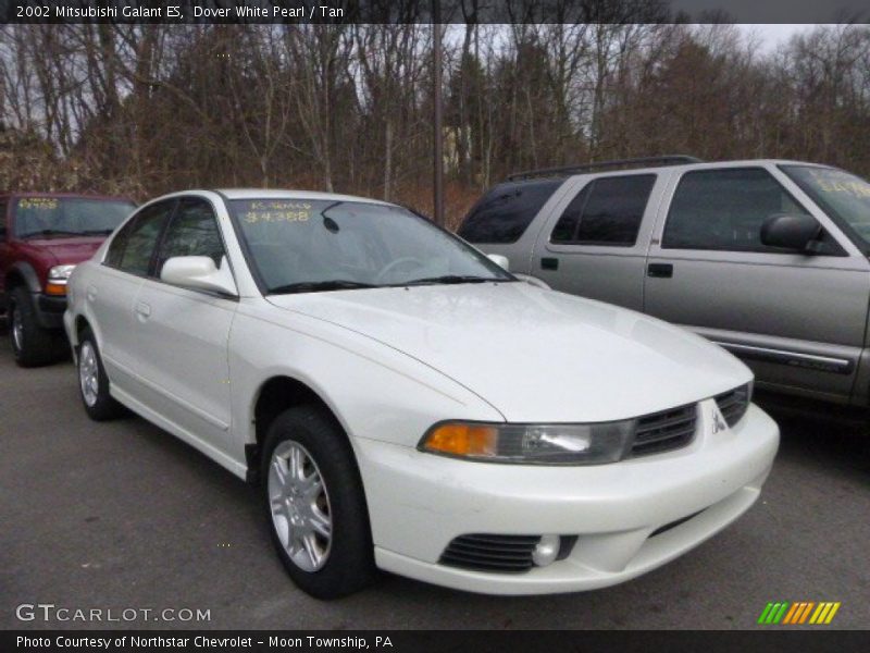 Front 3/4 View of 2002 Galant ES