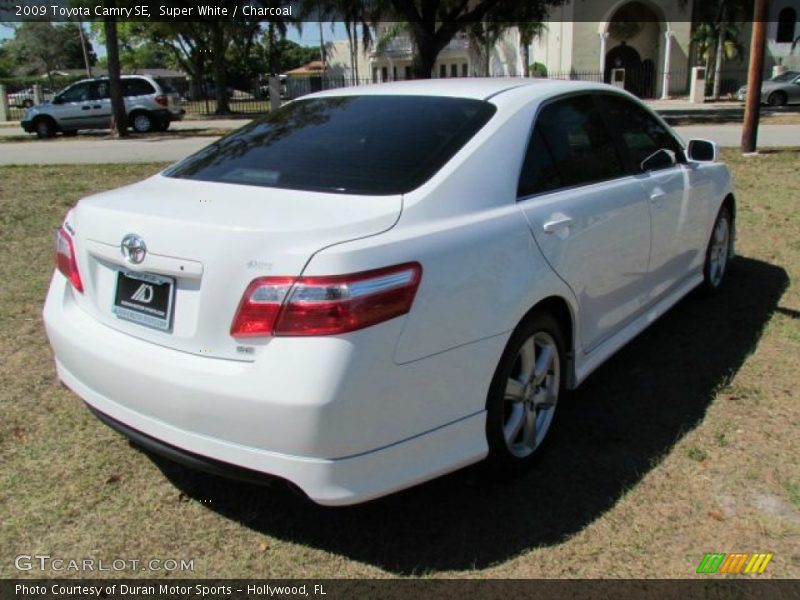 Super White / Charcoal 2009 Toyota Camry SE