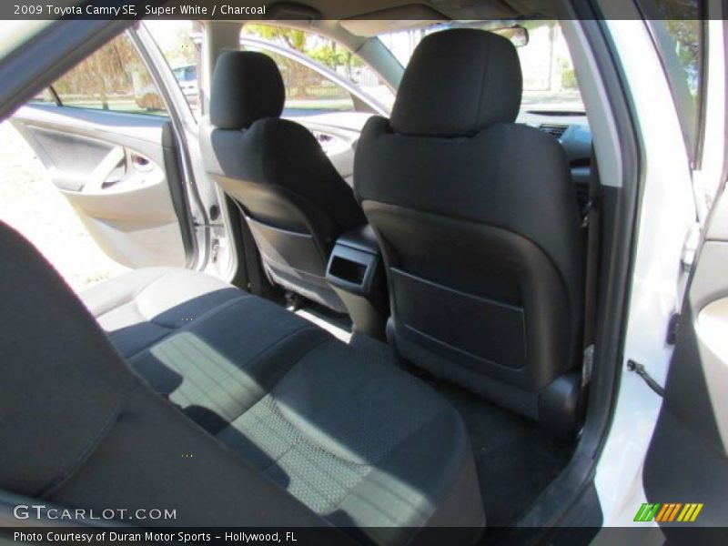 Super White / Charcoal 2009 Toyota Camry SE