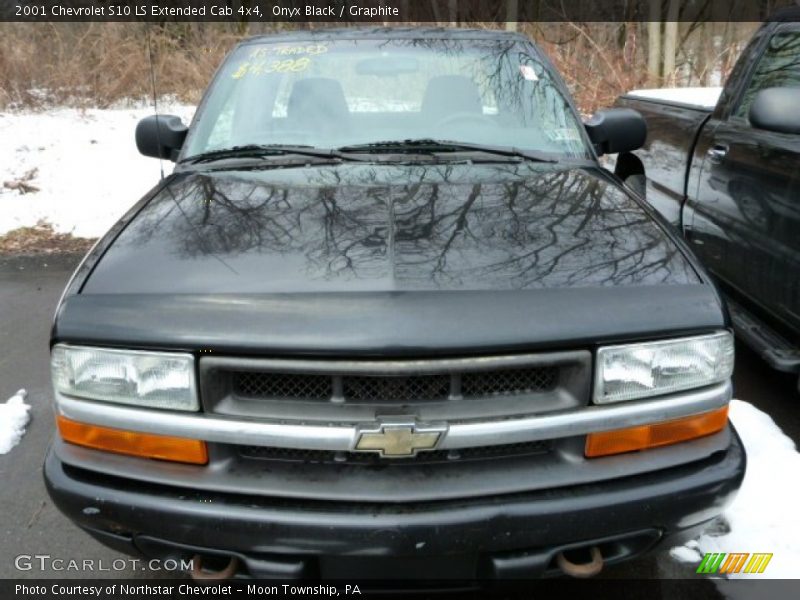 Onyx Black / Graphite 2001 Chevrolet S10 LS Extended Cab 4x4