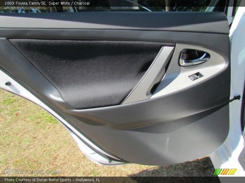 Super White / Charcoal 2009 Toyota Camry SE