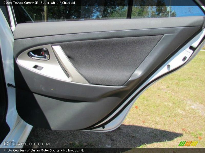 Super White / Charcoal 2009 Toyota Camry SE