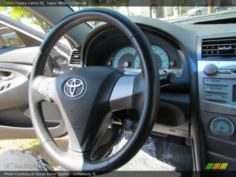 Super White / Charcoal 2009 Toyota Camry SE