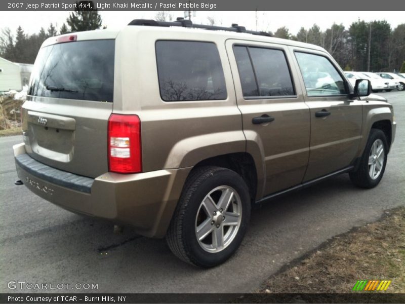 Light Khaki Metallic / Pastel Pebble Beige 2007 Jeep Patriot Sport 4x4