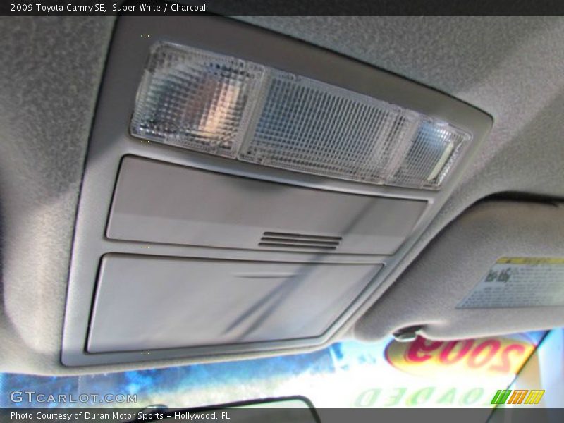 Super White / Charcoal 2009 Toyota Camry SE