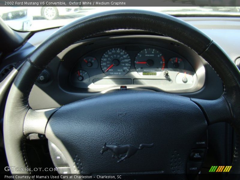 Oxford White / Medium Graphite 2002 Ford Mustang V6 Convertible