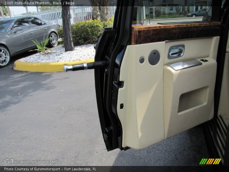 Black / Beige 2005 Rolls-Royce Phantom