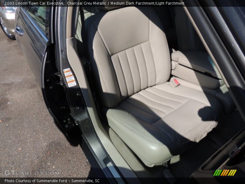 Charcoal Grey Metallic / Medium Dark Parchment/Light Parchment 2003 Lincoln Town Car Executive
