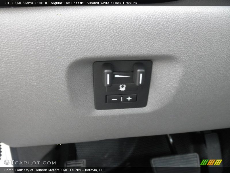 Summit White / Dark Titanium 2013 GMC Sierra 3500HD Regular Cab Chassis