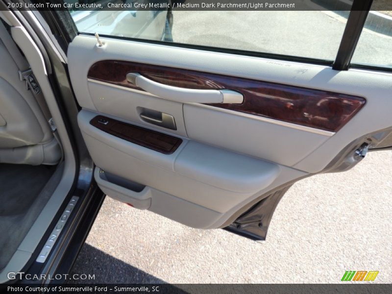 Charcoal Grey Metallic / Medium Dark Parchment/Light Parchment 2003 Lincoln Town Car Executive