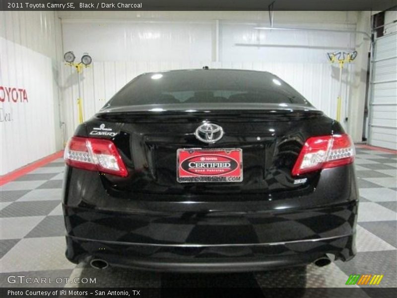 Black / Dark Charcoal 2011 Toyota Camry SE