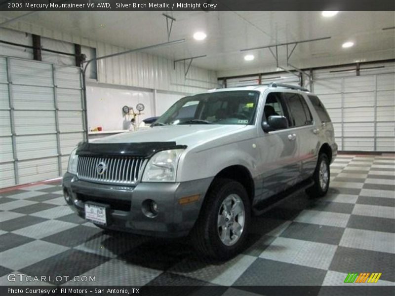 Silver Birch Metallic / Midnight Grey 2005 Mercury Mountaineer V6 AWD