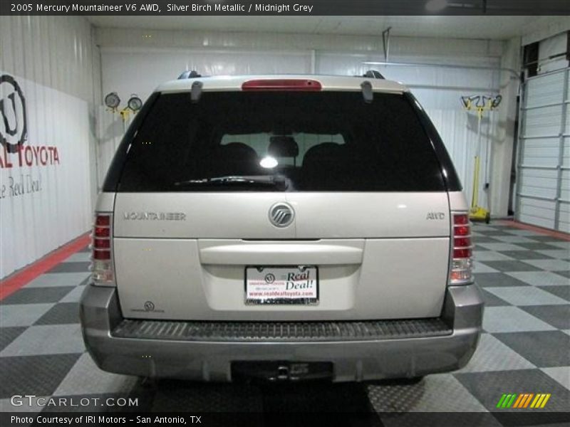 Silver Birch Metallic / Midnight Grey 2005 Mercury Mountaineer V6 AWD