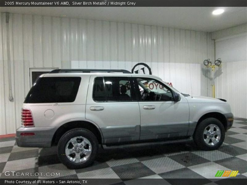 Silver Birch Metallic / Midnight Grey 2005 Mercury Mountaineer V6 AWD