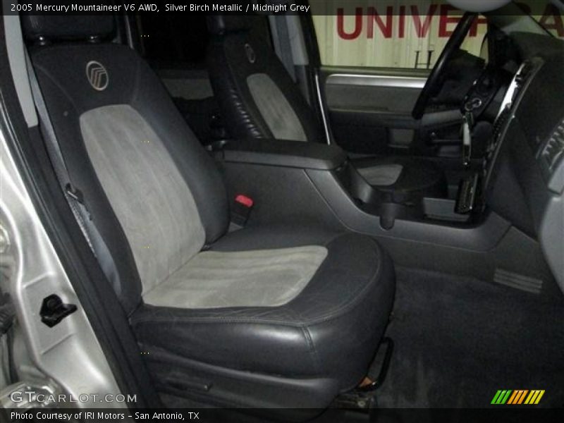 Silver Birch Metallic / Midnight Grey 2005 Mercury Mountaineer V6 AWD