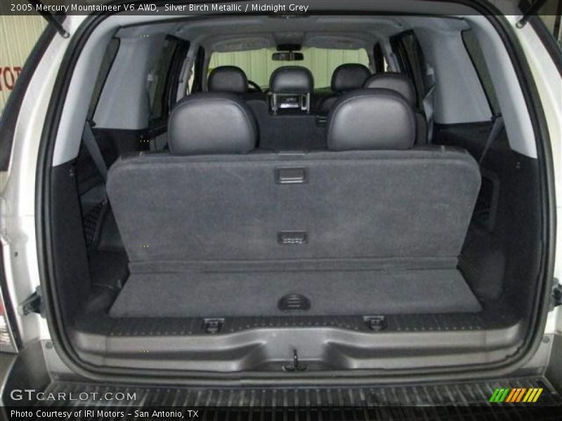 Silver Birch Metallic / Midnight Grey 2005 Mercury Mountaineer V6 AWD