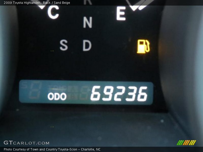 Black / Sand Beige 2009 Toyota Highlander