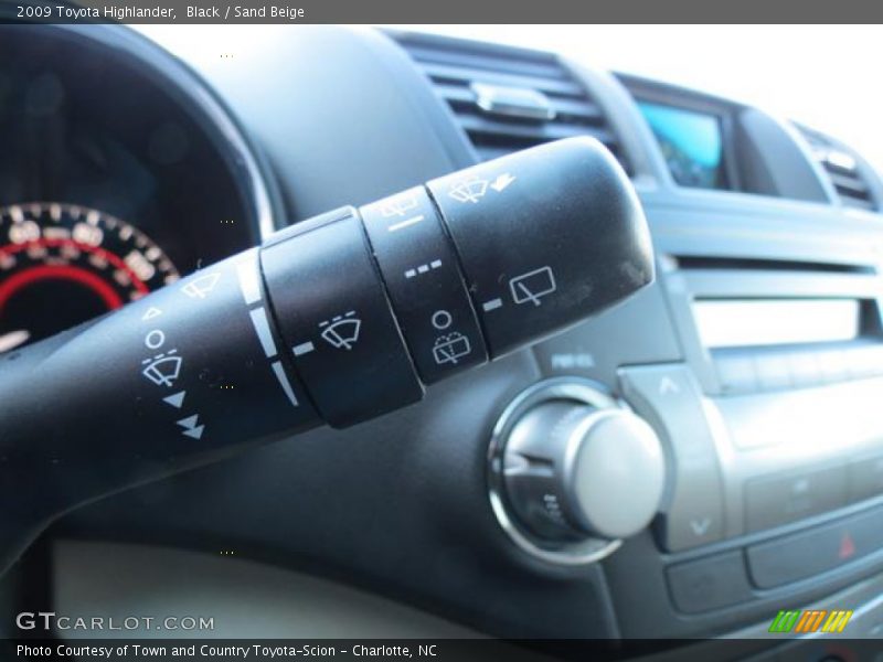 Black / Sand Beige 2009 Toyota Highlander