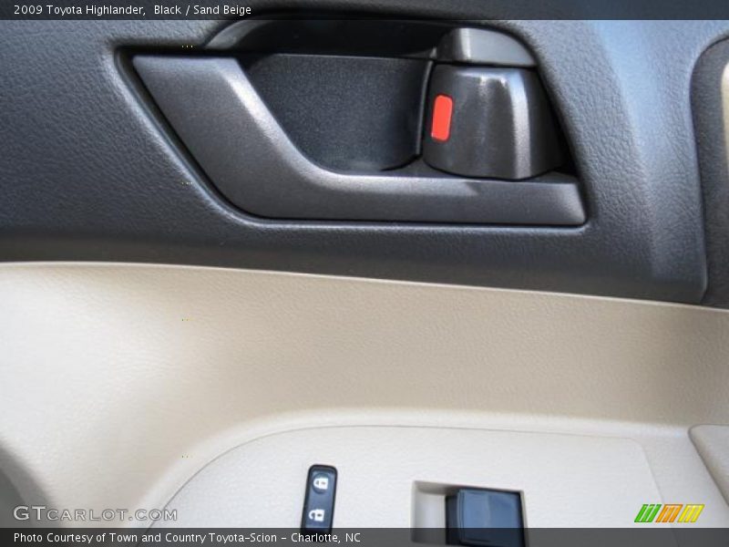 Black / Sand Beige 2009 Toyota Highlander
