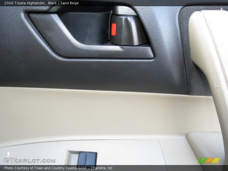 Black / Sand Beige 2009 Toyota Highlander