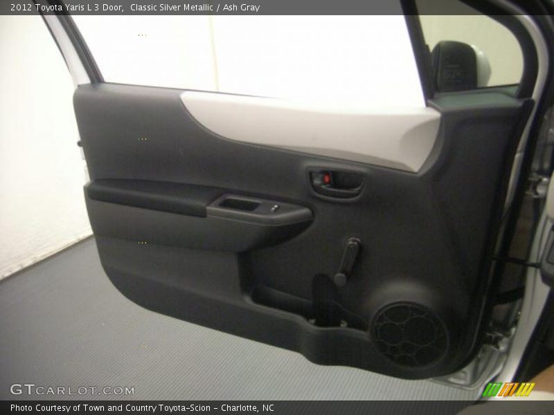 Classic Silver Metallic / Ash Gray 2012 Toyota Yaris L 3 Door