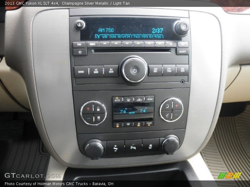 Champagne Silver Metallic / Light Tan 2013 GMC Yukon XL SLT 4x4