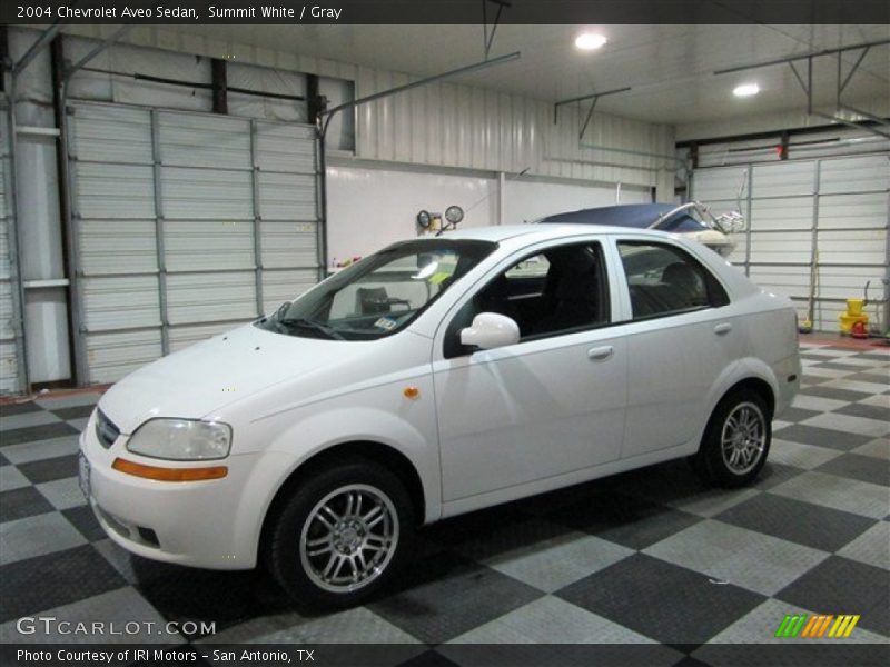 Summit White / Gray 2004 Chevrolet Aveo Sedan