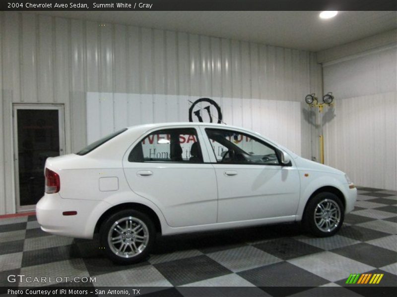 Summit White / Gray 2004 Chevrolet Aveo Sedan