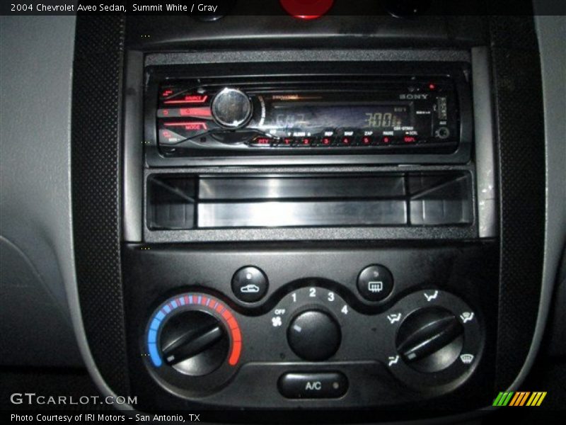 Summit White / Gray 2004 Chevrolet Aveo Sedan