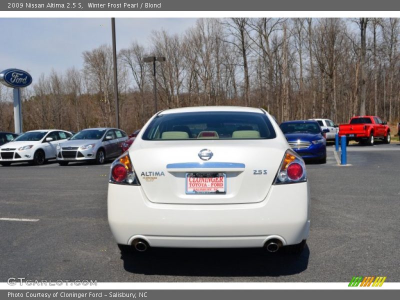 Winter Frost Pearl / Blond 2009 Nissan Altima 2.5 S