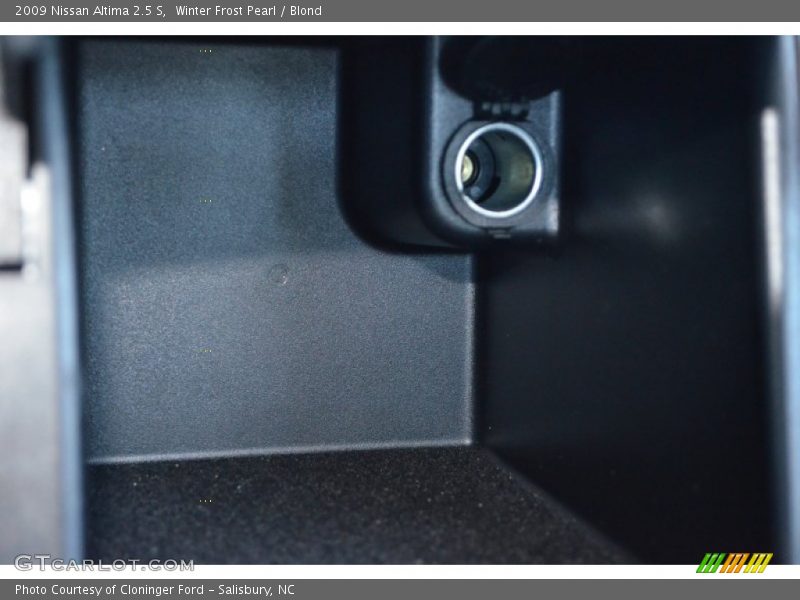 Winter Frost Pearl / Blond 2009 Nissan Altima 2.5 S