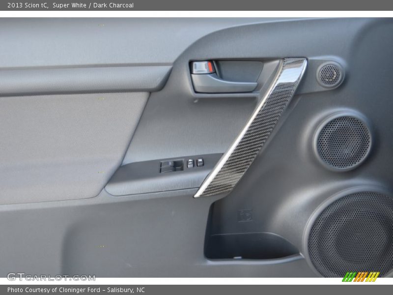 Super White / Dark Charcoal 2013 Scion tC