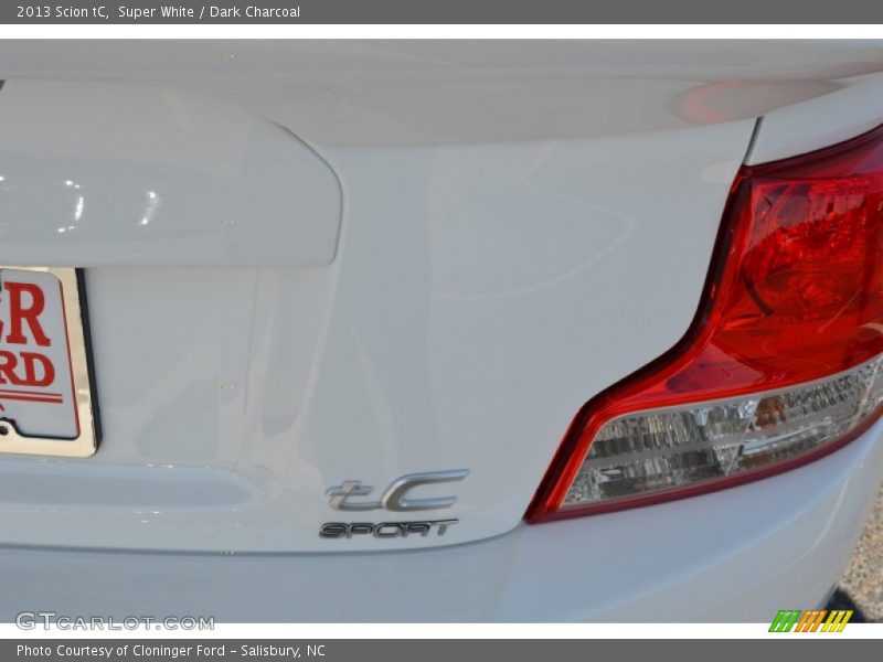 Super White / Dark Charcoal 2013 Scion tC