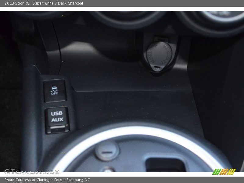 Super White / Dark Charcoal 2013 Scion tC