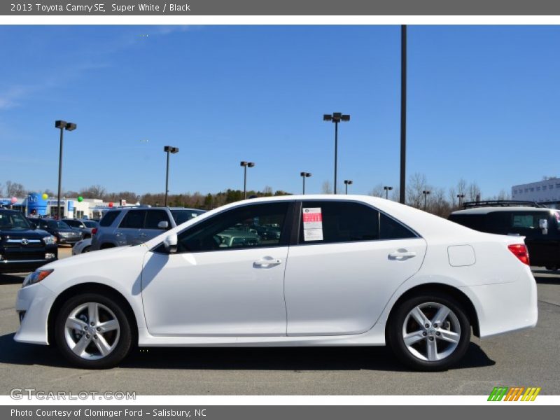 Super White / Black 2013 Toyota Camry SE