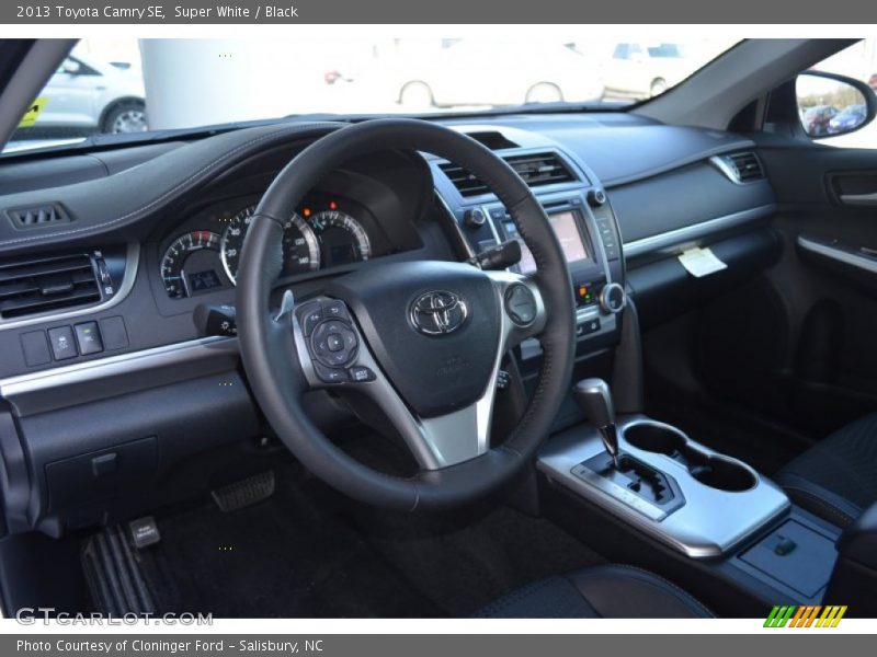 Super White / Black 2013 Toyota Camry SE