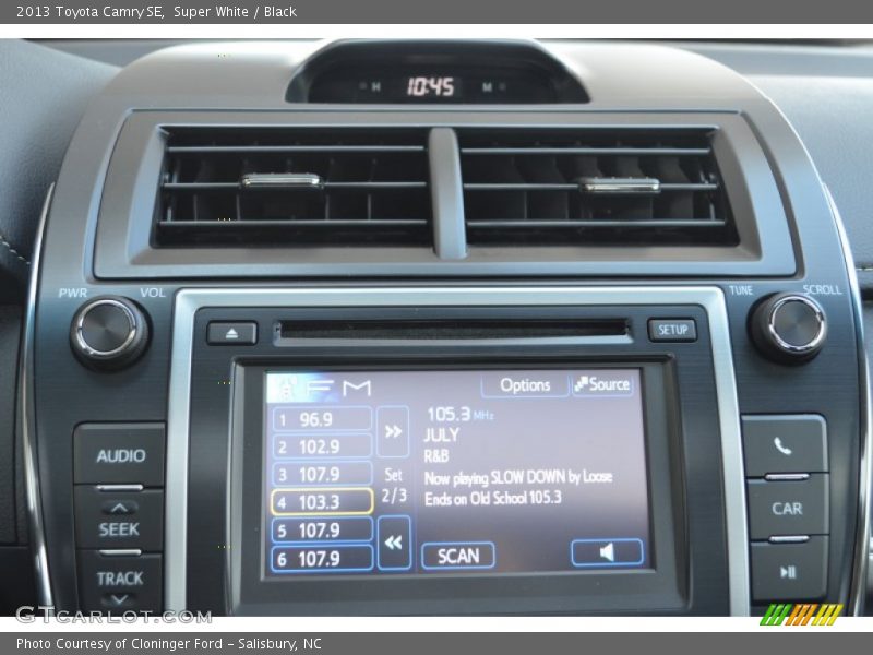 Super White / Black 2013 Toyota Camry SE