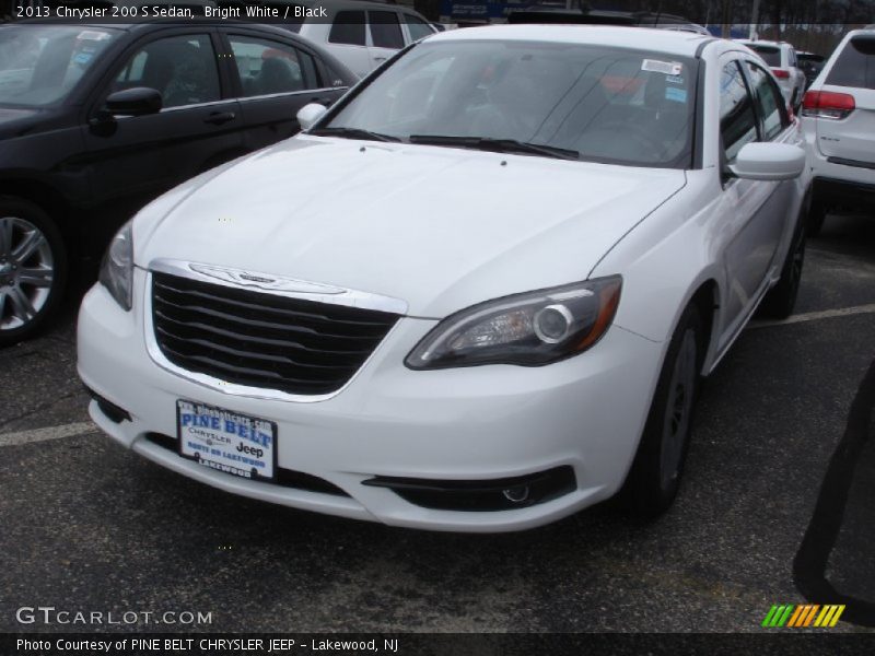 Bright White / Black 2013 Chrysler 200 S Sedan