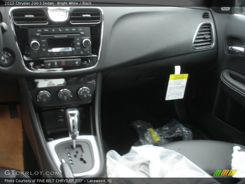 Bright White / Black 2013 Chrysler 200 S Sedan