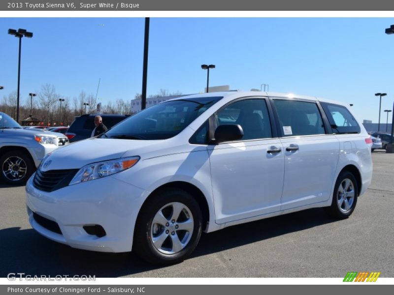 Super White / Bisque 2013 Toyota Sienna V6