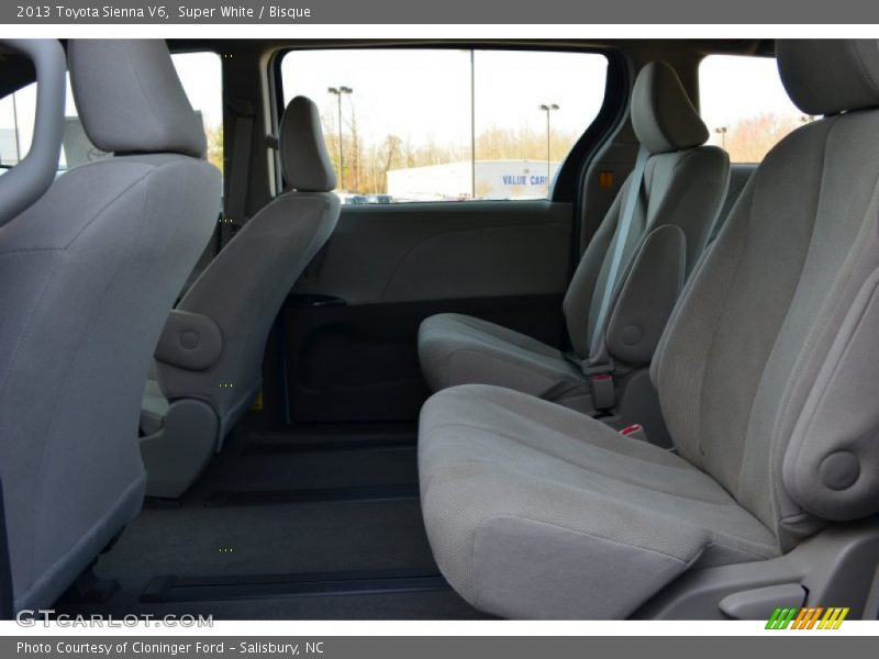 Super White / Bisque 2013 Toyota Sienna V6
