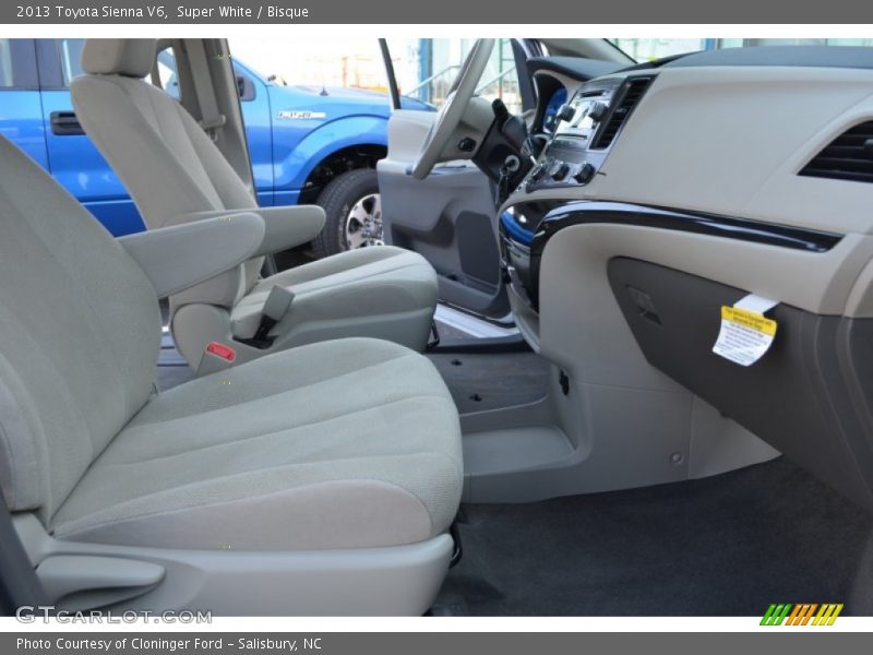 Super White / Bisque 2013 Toyota Sienna V6